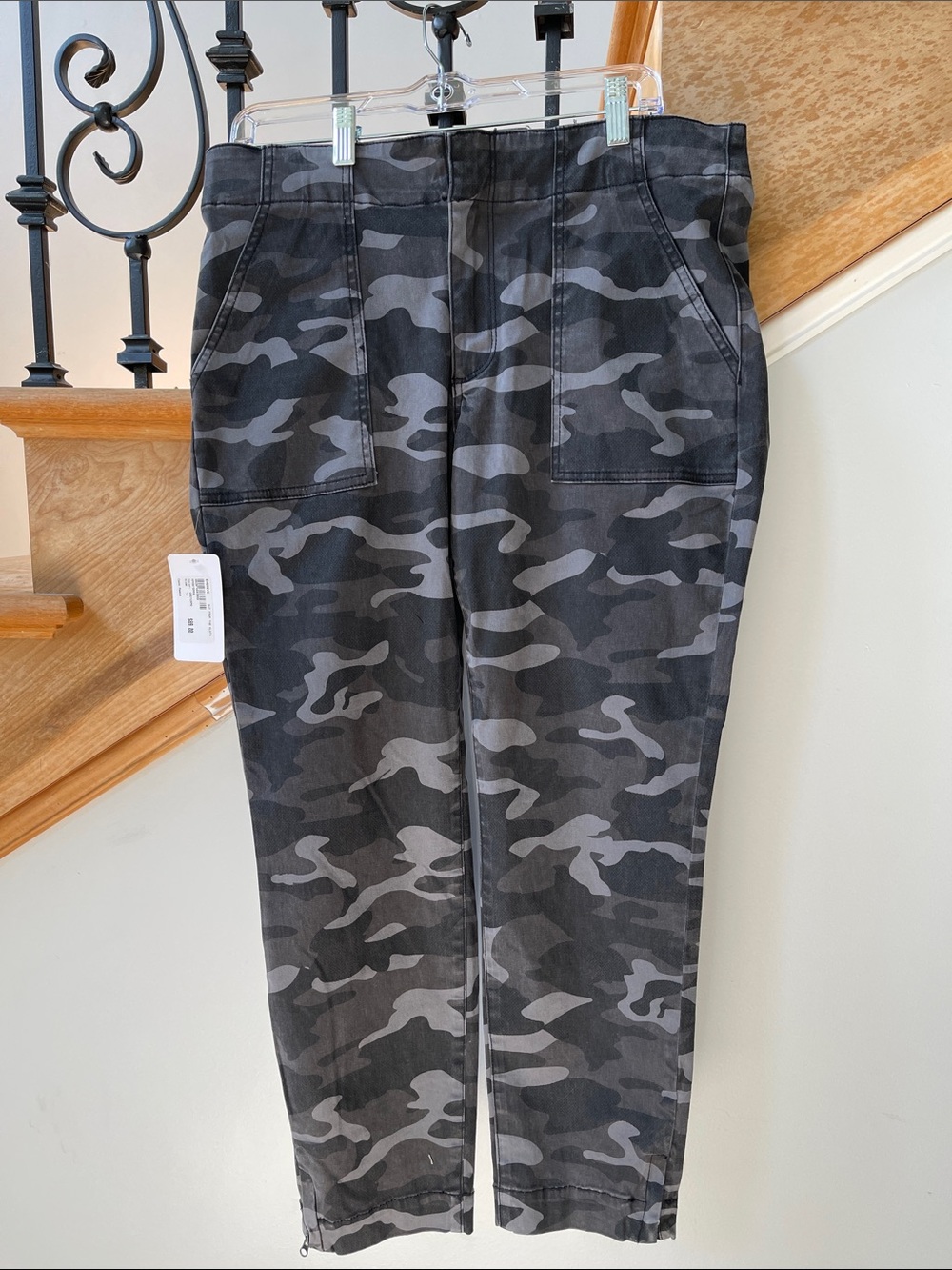 Kut from the Kloth Women's Gray & Black Camo Straight-Leg Pants